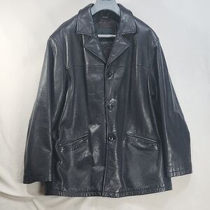 Danier Black Trench Coat with Classic Design